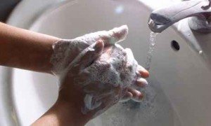 Как избавиться от грибка ногтей дегтярным мылом 1